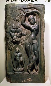 Dronning Maya som føder den fremtidige Buddha (kalkstein)